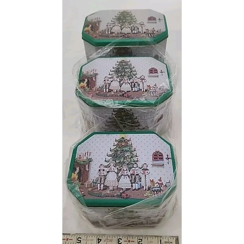 Old Fashioned Nesting Tins Christmas Around The World New Original Box 3 Set